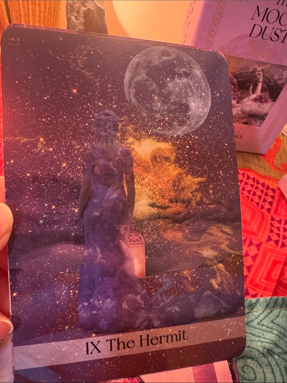 The Moon Dust Tarot by Florance Saul - Pink & Gold Deck - Picture 7 of 11